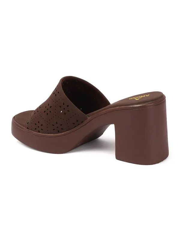 Aroom_Women�s_Textured_Block_Heel_Slide_Sandals