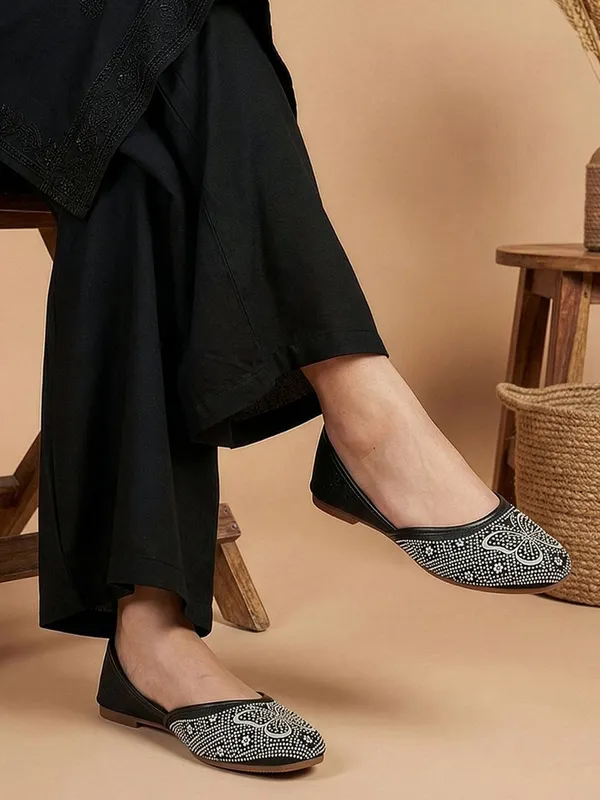 Womens_Embellished_Ethnic_Flats_Stylish_Comfortable_Party_Wear_Jutti