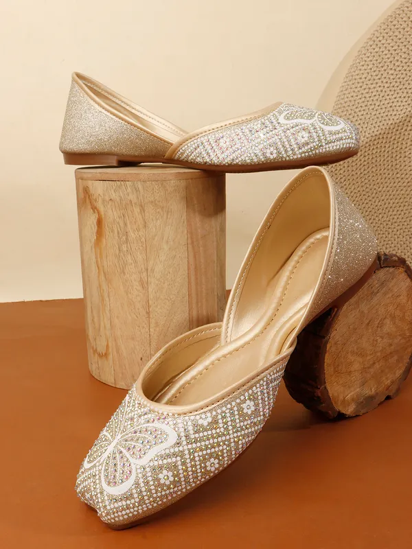 Womens_Embellished_Ethnic_Flats_Stylish_Comfortable_Party_Wear_Jutti
