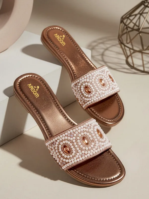 Aroom_Women�s_Pearl_Embellished_Ethnic_Slide_Sandals