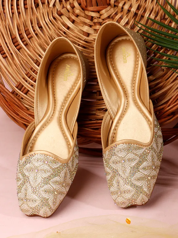 Womens_Embellished_Ethnic_Flats_Stylish_Comfortable_Party_Wear_Jutti