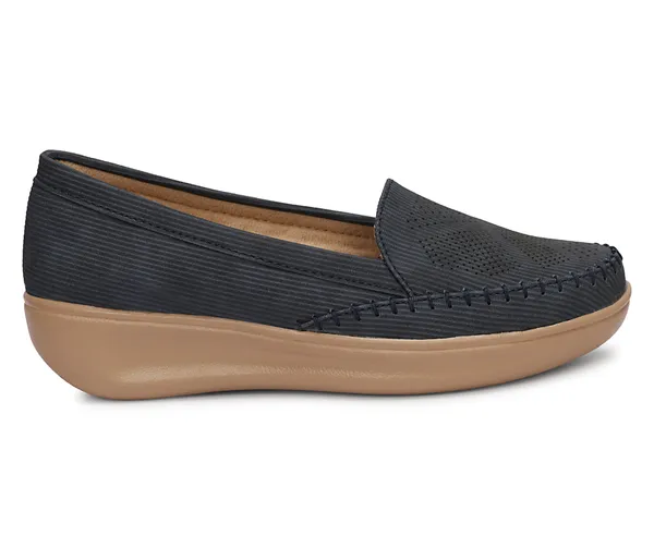 Step_into_effortless_style_and_all-day_comfort_with_these_elegant_wedge_heel_loafers