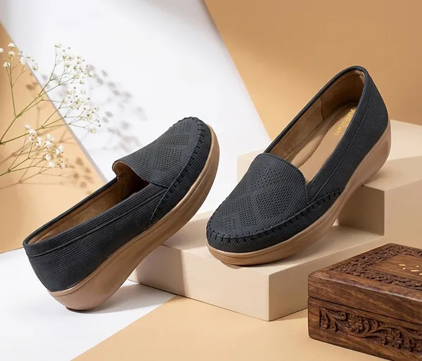 Step_into_effortless_style_and_all-day_comfort_with_these_elegant_wedge_heel_loafers