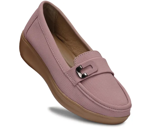 Step_into_effortless_style_and_all-day_comfort_with_these_elegant_wedge_heel_loafers
