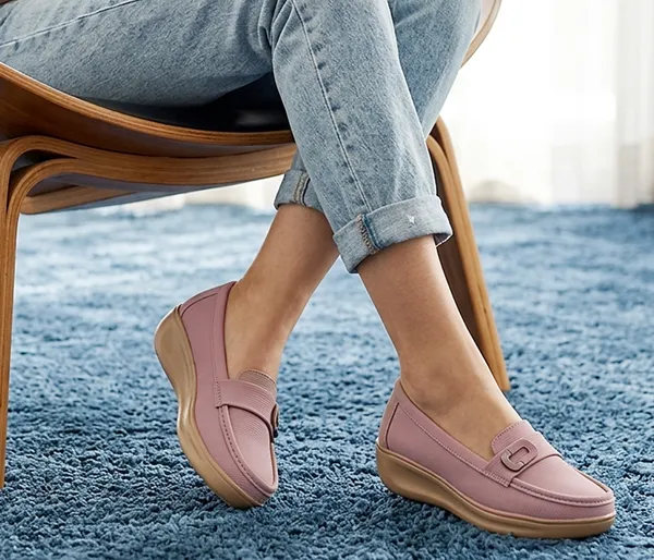 Step_into_effortless_style_and_all-day_comfort_with_these_elegant_wedge_heel_loafers