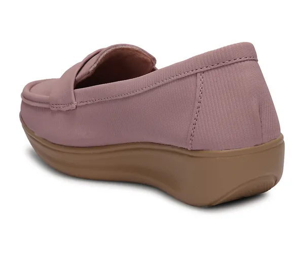 Step_into_effortless_style_and_all-day_comfort_with_these_elegant_wedge_heel_loafers
