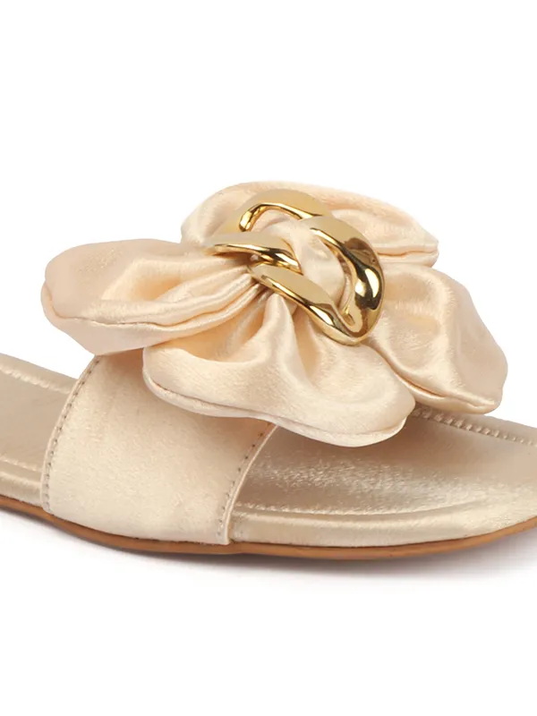 Elegant_Slip-On_Flats_with_Bow_&_Gold_Chain_Detail