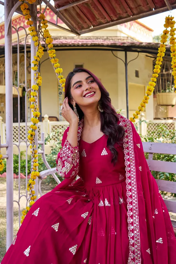 Designner_Pink_Colour_Fox_Georgette_Gown_with_Dupatta