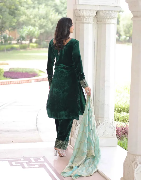 Dark_Green_Velvet_Embroidery_Work_Salwar_Suit_For_Women