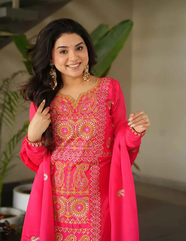 Red_Pink_Embroidery_Work_Salwar_Suit_For_Women