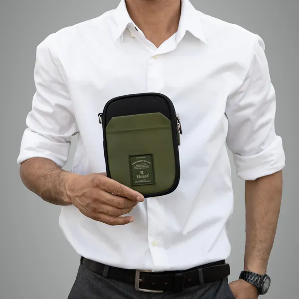 Olive_Green_Stylish_Polyester_Passport_Holder_For_Unisex