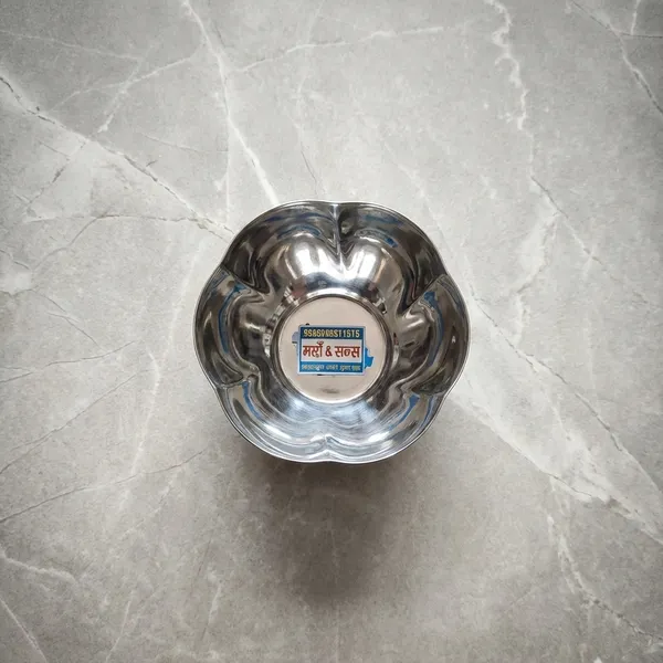 Transparent_Glass_Flower-Shaped_Bowl