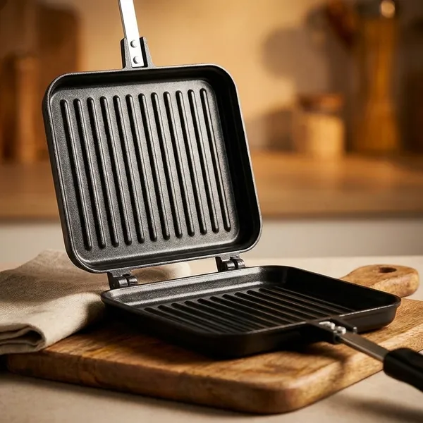 Miniature_Grill_Pan_-_Realistic_Kitchen_Cookware_Accessory