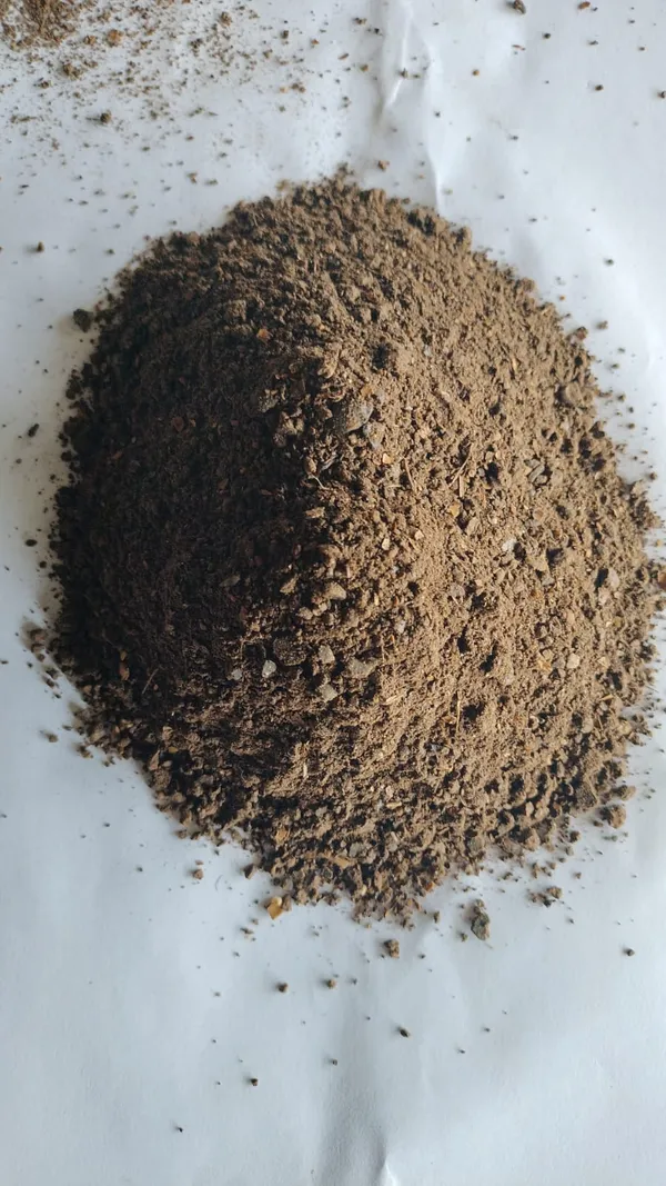 Neem_khalli_(powder)