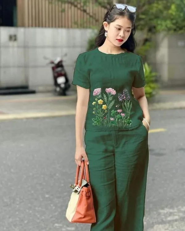 Dark_Green_Premium_Apparel_Set_For_Women