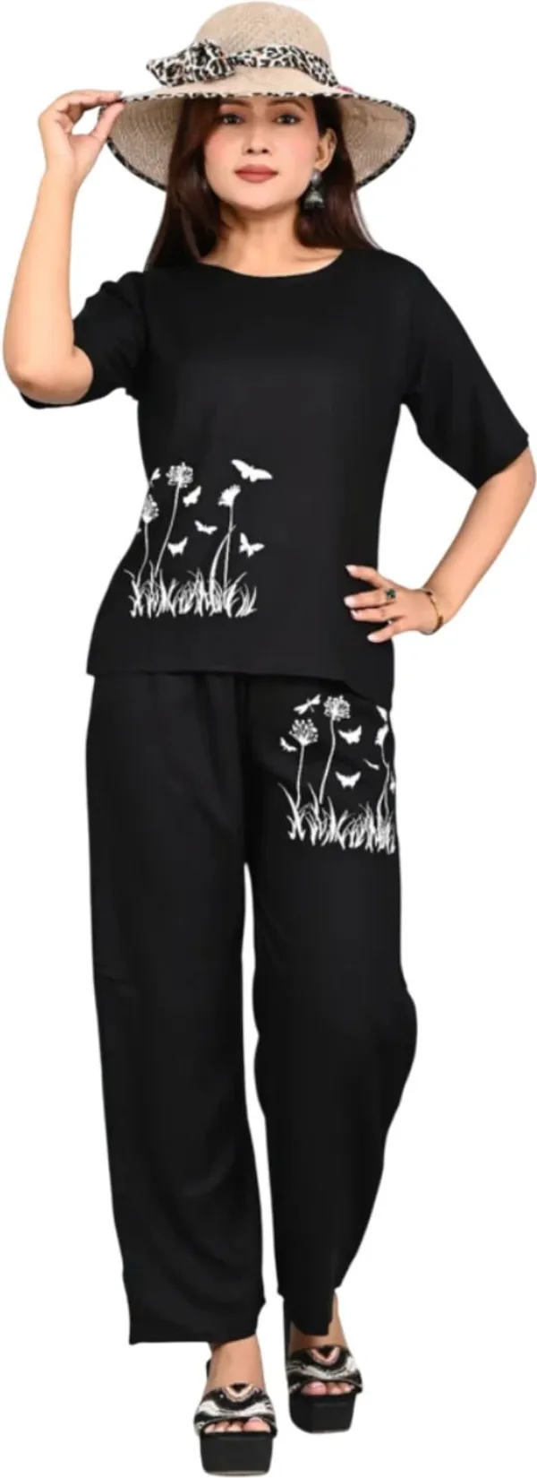 Black_Premium_Apparel_Set_For_Women
