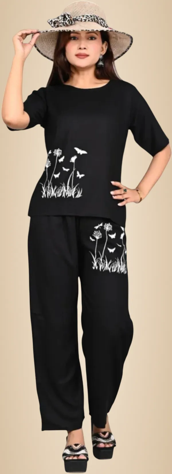 Black_Premium_Apparel_Set_For_Women