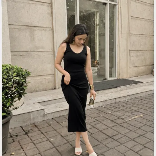 Black_Premium_Quality_V_Neck_Dress_For_Women
