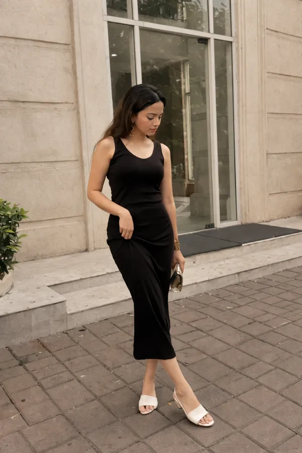 Black_Premium_Quality_V_Neck_Dress_For_Women