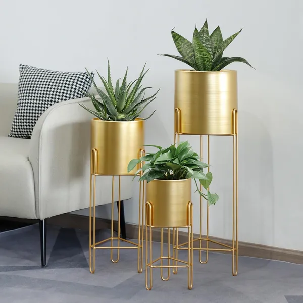 Gold_Metal_Planter_Stand_For_Home_Decor