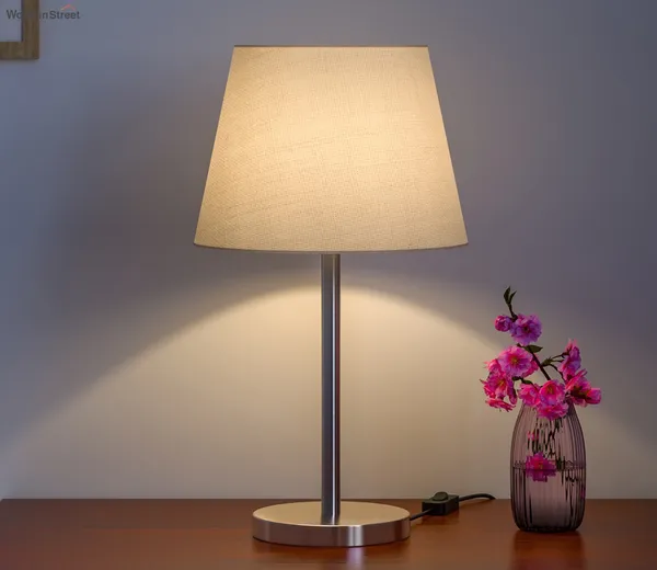 Silver_Steel_Table_Lamp_For_Home_Decor