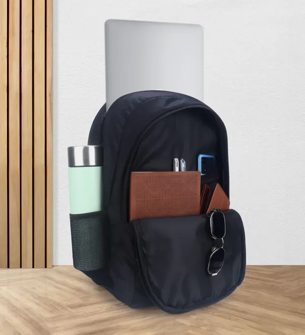 Black_Polyester_Backpack_For_Men_And_Women