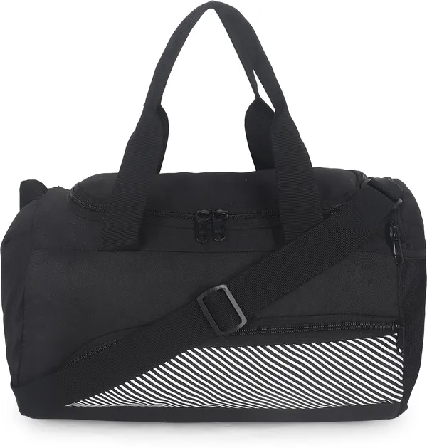 Black_Polyester_Gym_Kit_Bag_For_Men_And_Women