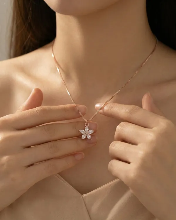 Eternal_Blossom_Necklace_For_Women|_SILVER_925