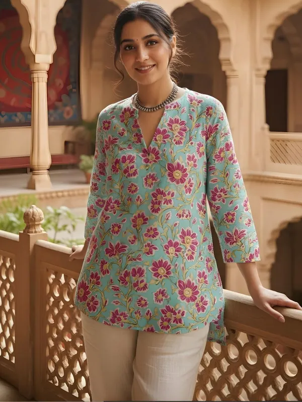 Blue_Cotton_Floral_Printed_Kurti