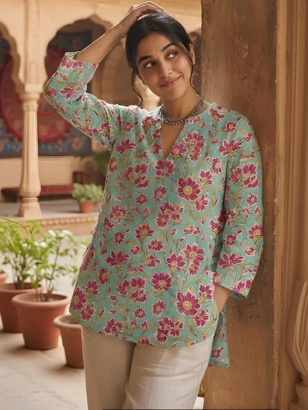 Blue_Cotton_Floral_Printed_Kurti