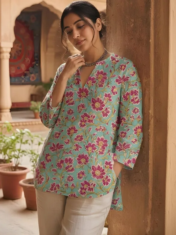 Blue_Cotton_Floral_Printed_Kurti
