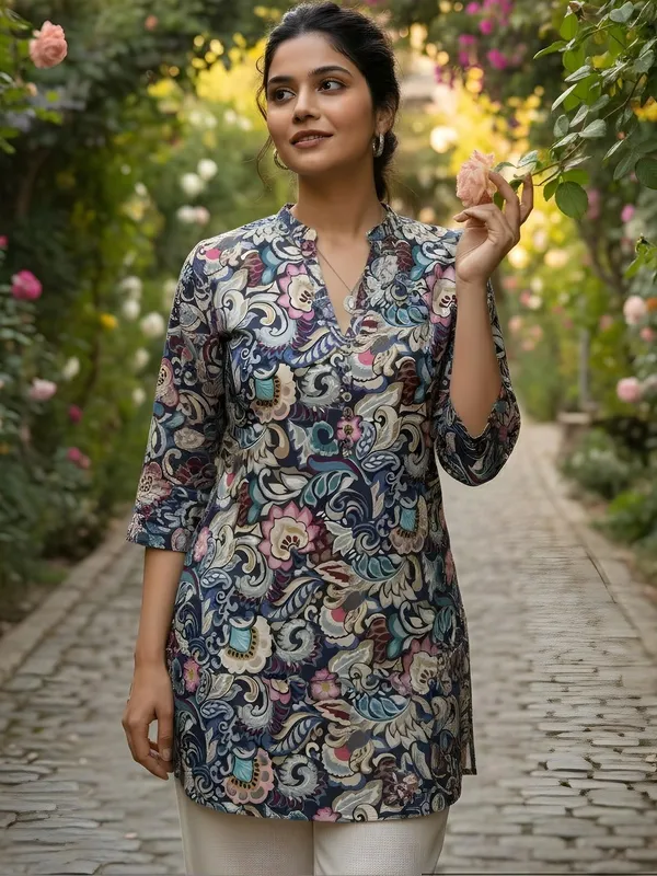 Blue_Cotton_Paisley_Printed_Kurti
