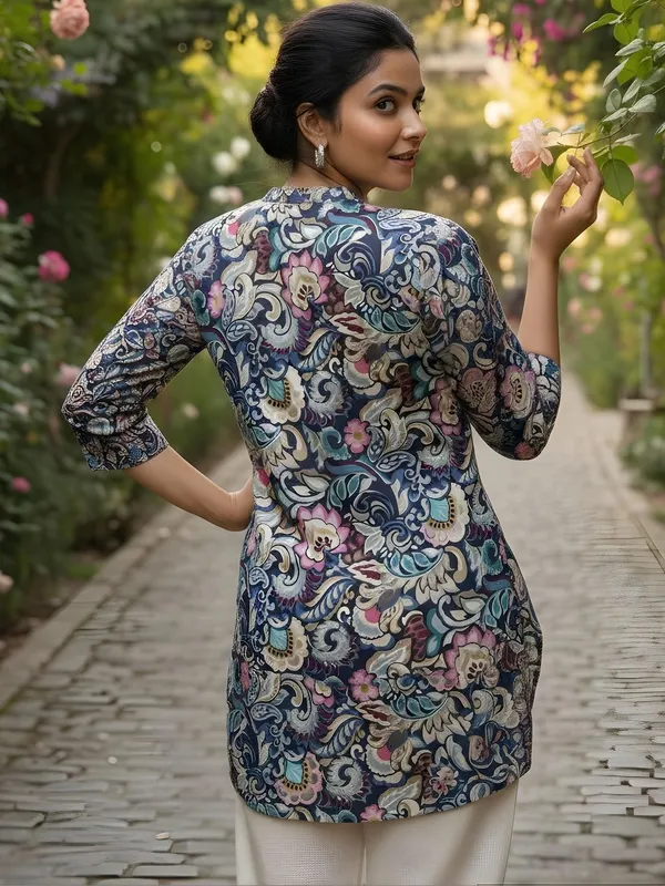 Blue_Cotton_Paisley_Printed_Kurti