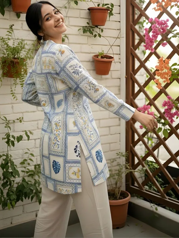 Blue_Cotton_Abstract_Printed_Kurti
