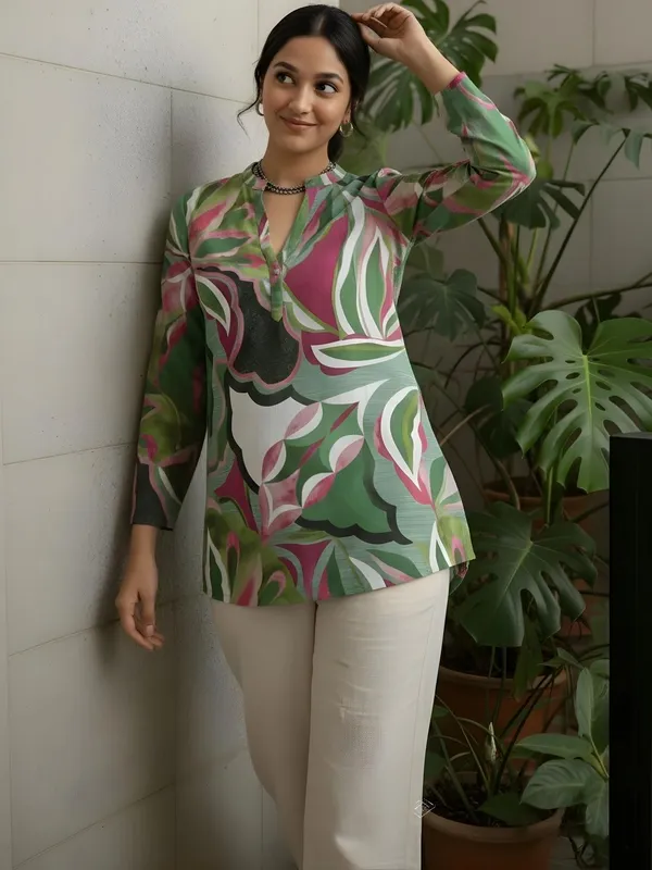 Green_Cotton_Abstract_Printed_Kurti