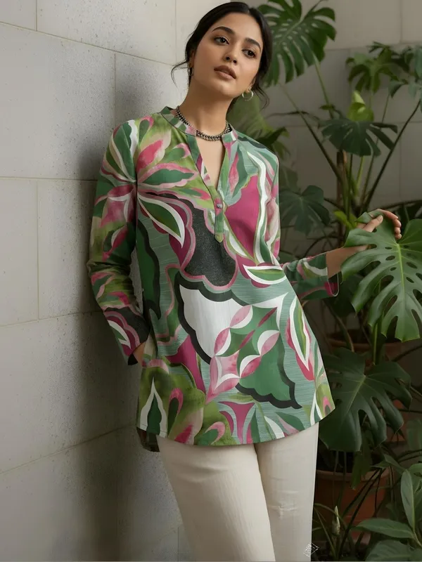 Green_Cotton_Abstract_Printed_Kurti