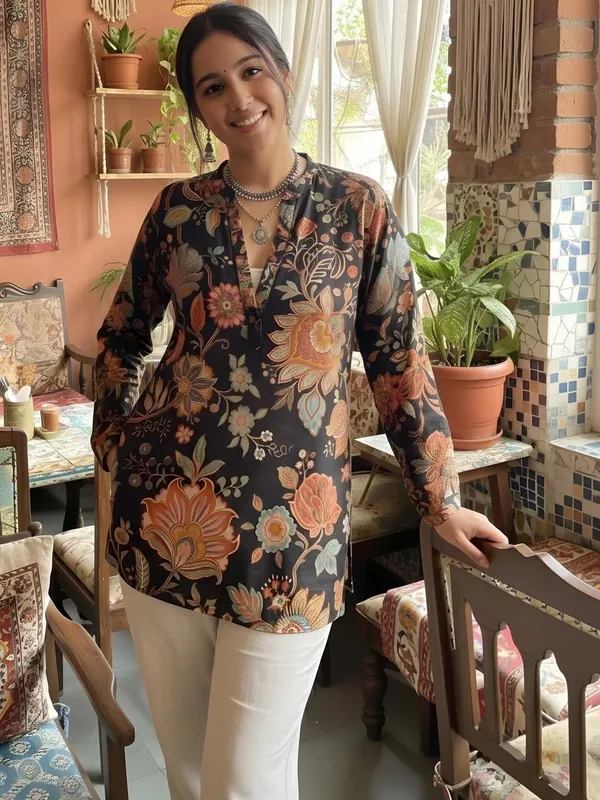 Black_Cotton_Floral_Printed_Kurti