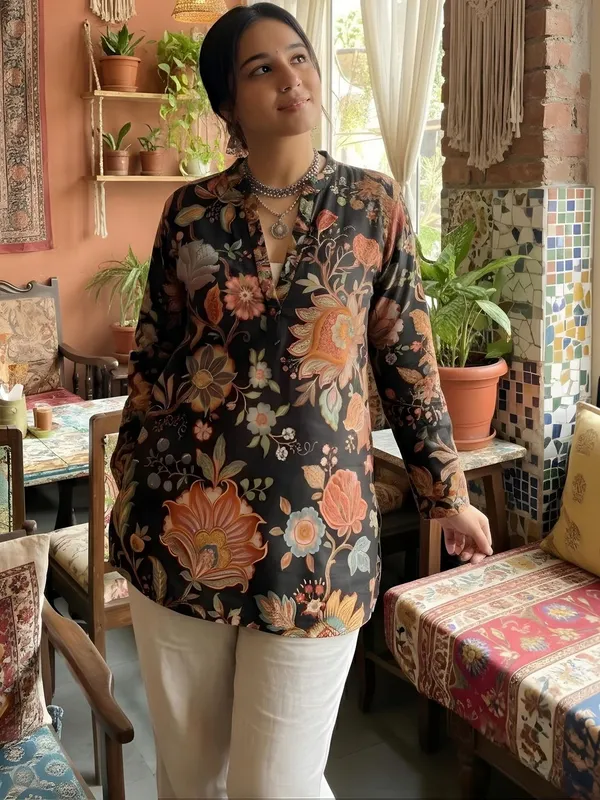 Black_Cotton_Floral_Printed_Kurti