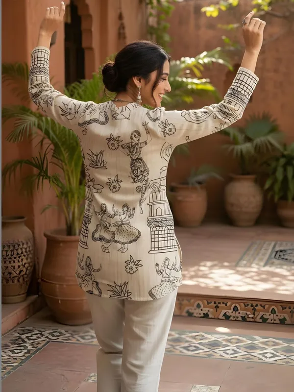 Cream_Cotton_Graphic_Printed_Kurti