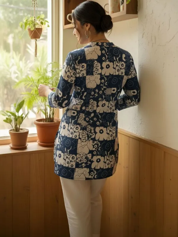 Blue_Cotton_Abstract_Printed_Kurti