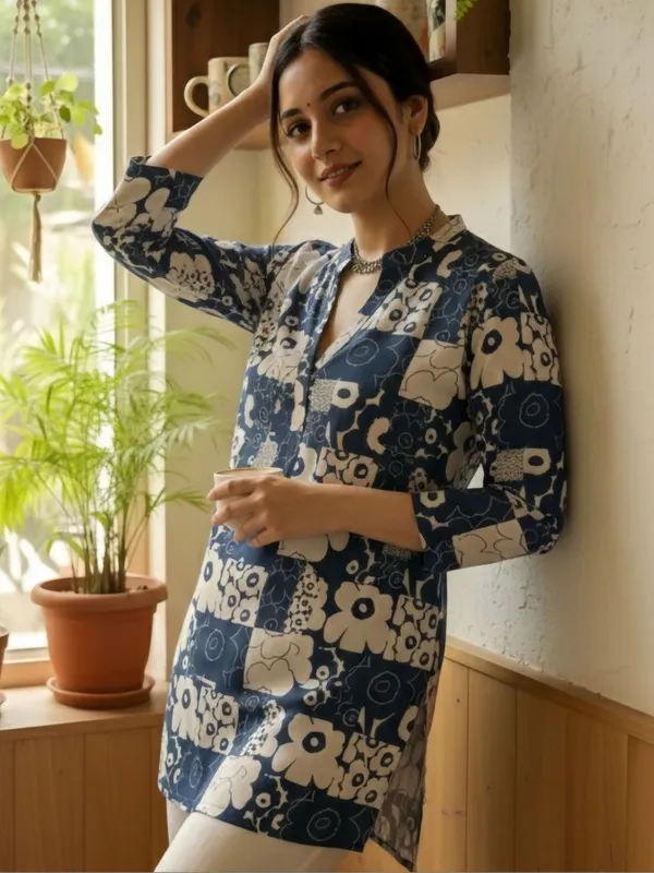 Blue_Cotton_Abstract_Printed_Kurti