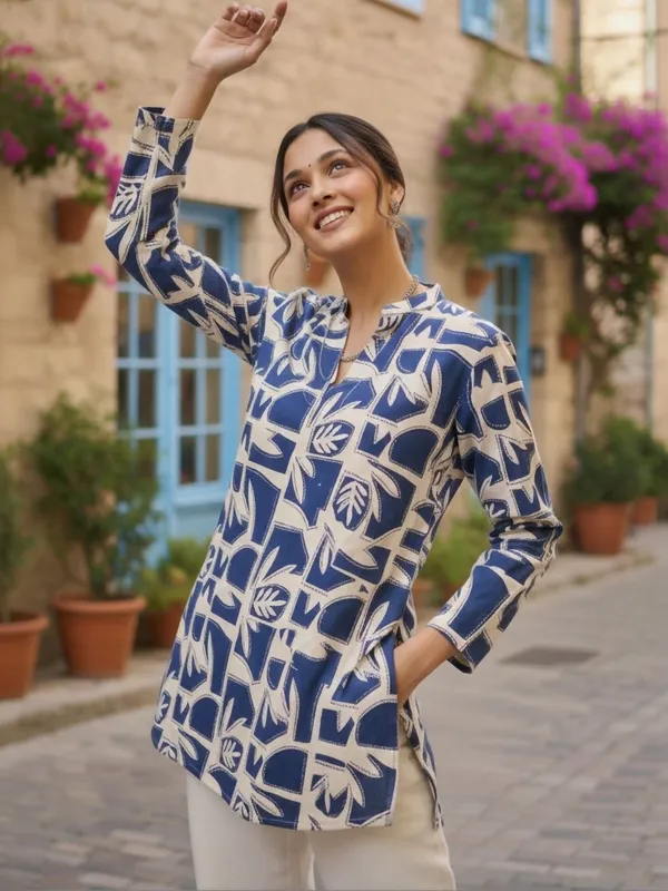 Blue_Cotton_Abstract_Printed_Kurti