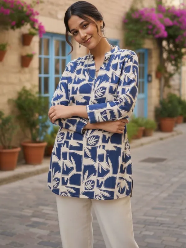 Blue_Cotton_Abstract_Printed_Kurti