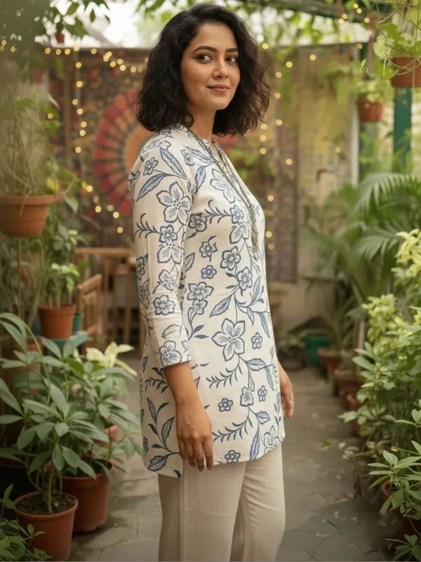 White_Blue_Cotton_Abstract_Printed_Kurti