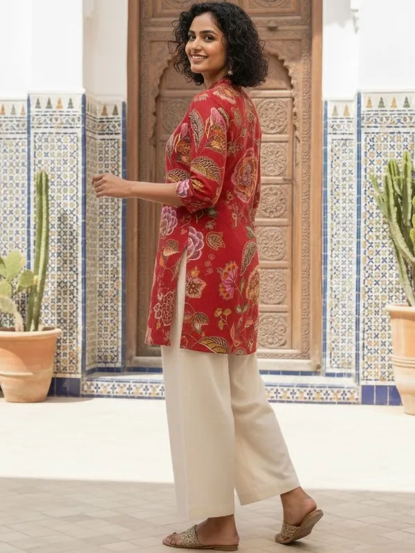 Red_Cotton_Abstract_Printed_Kurti