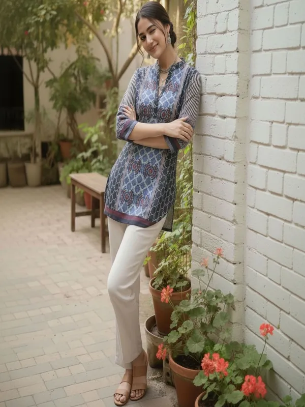 Black_Cotton_Floral_Printed_Kurti
