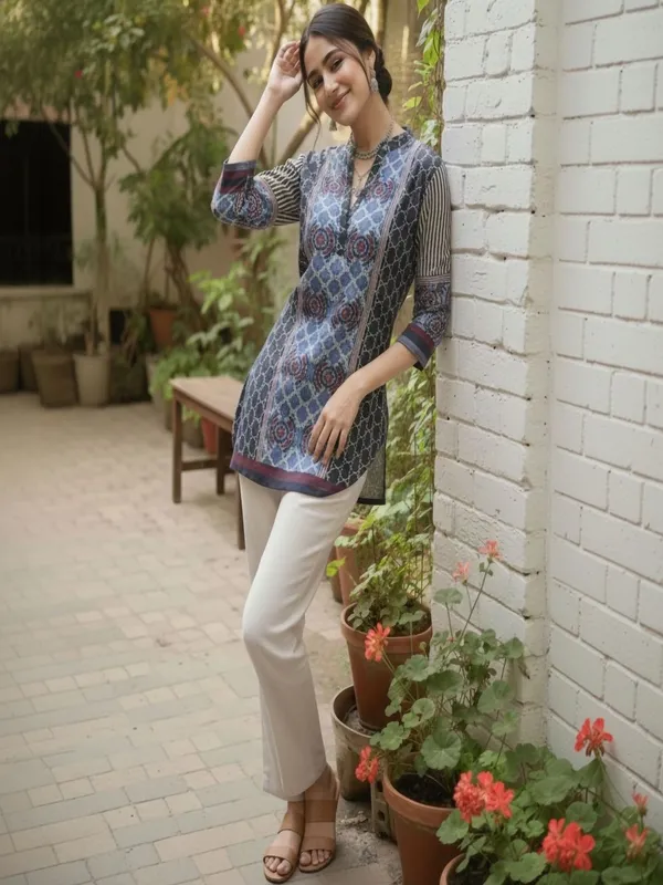 Black_Cotton_Floral_Printed_Kurti