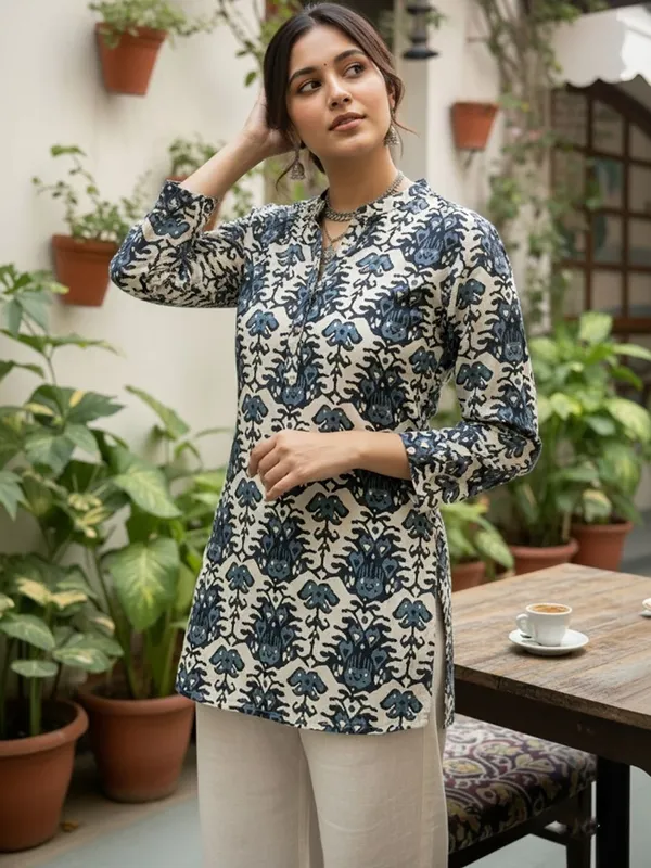 Black_Cotton_Floral_Printed_Kurti
