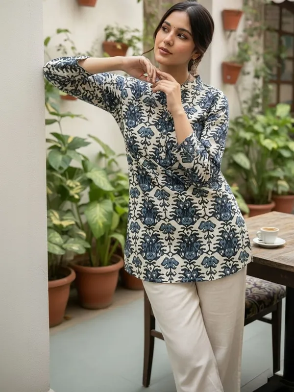 Black_Cotton_Floral_Printed_Kurti