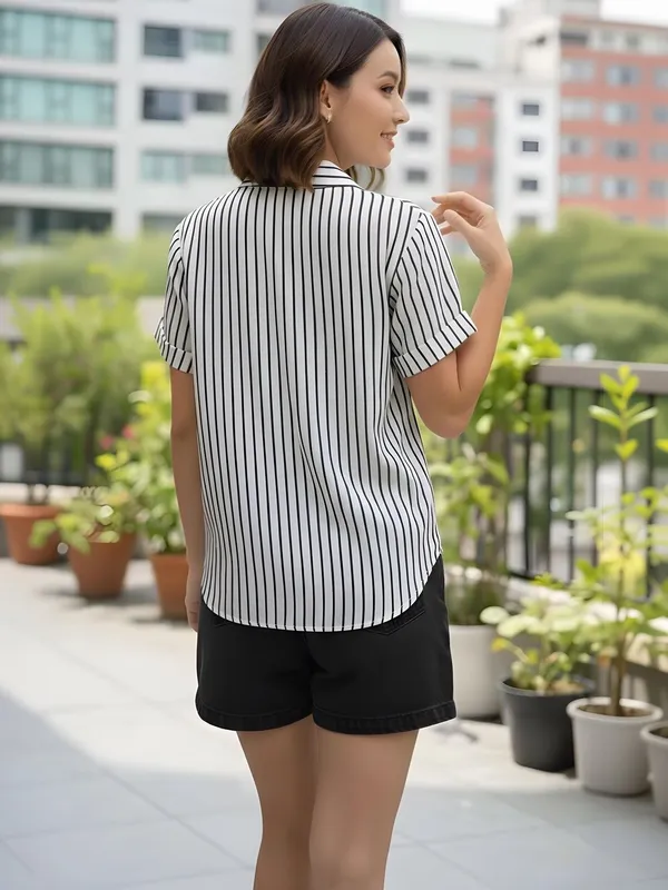 Black_&_White_Linen_Vertical_Striped_Lacework_Shirts